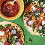 Taco’s met spinazie, chorizo en aardappel